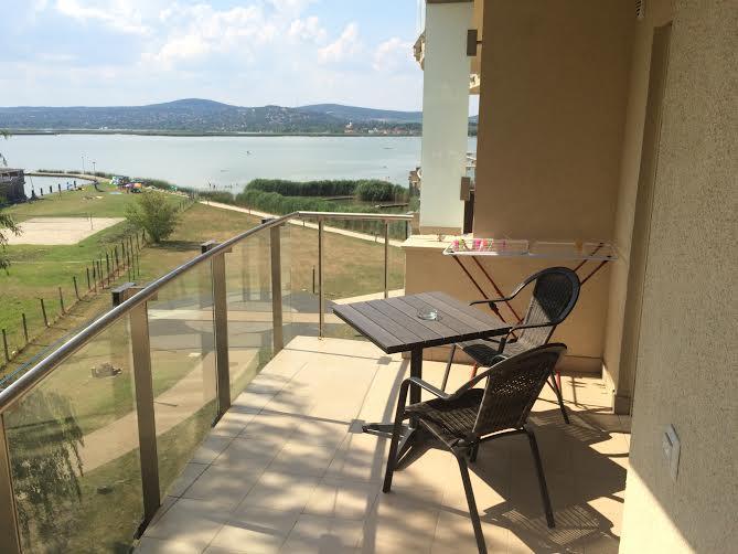 Vizparti Wellness Apartman Velence Apartment Екстериор снимка